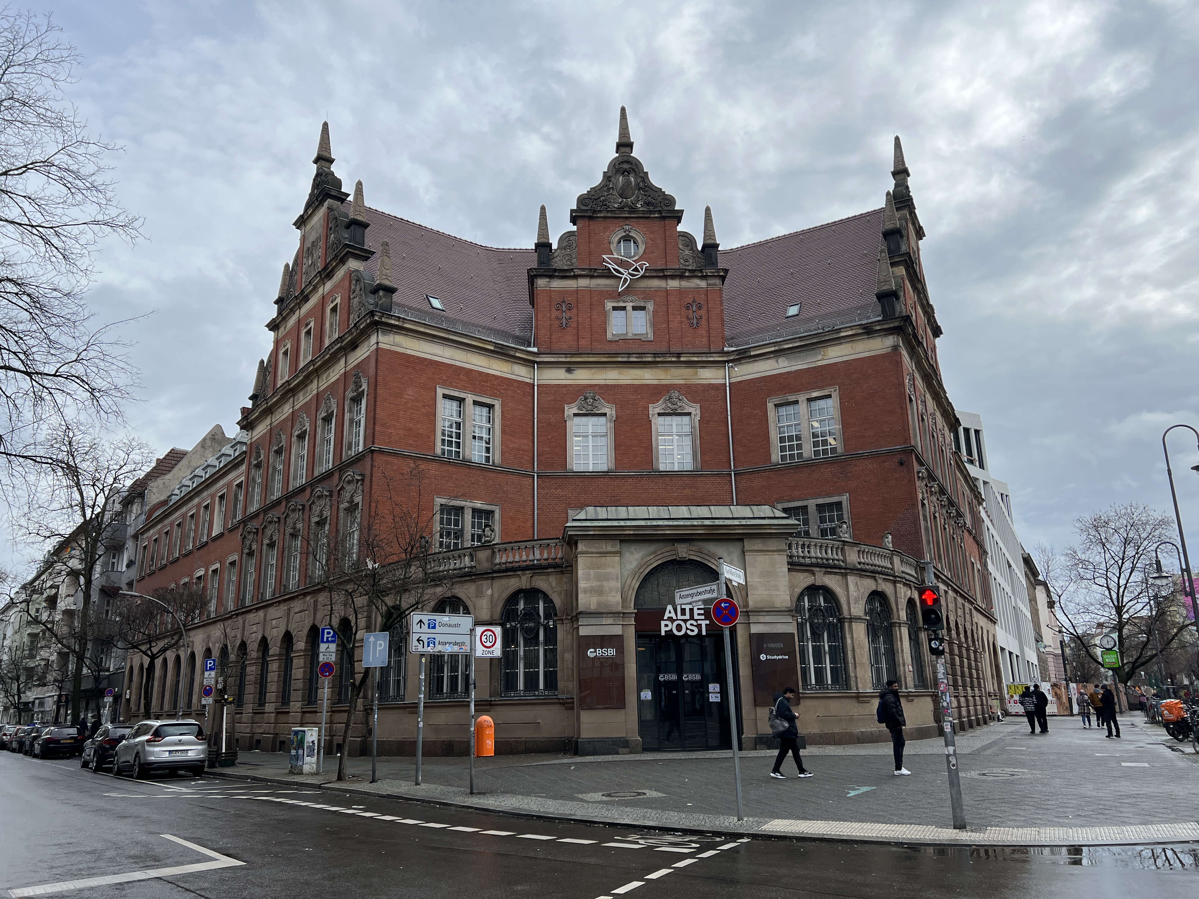 Berlin School of Business and Innovation (BSBI)